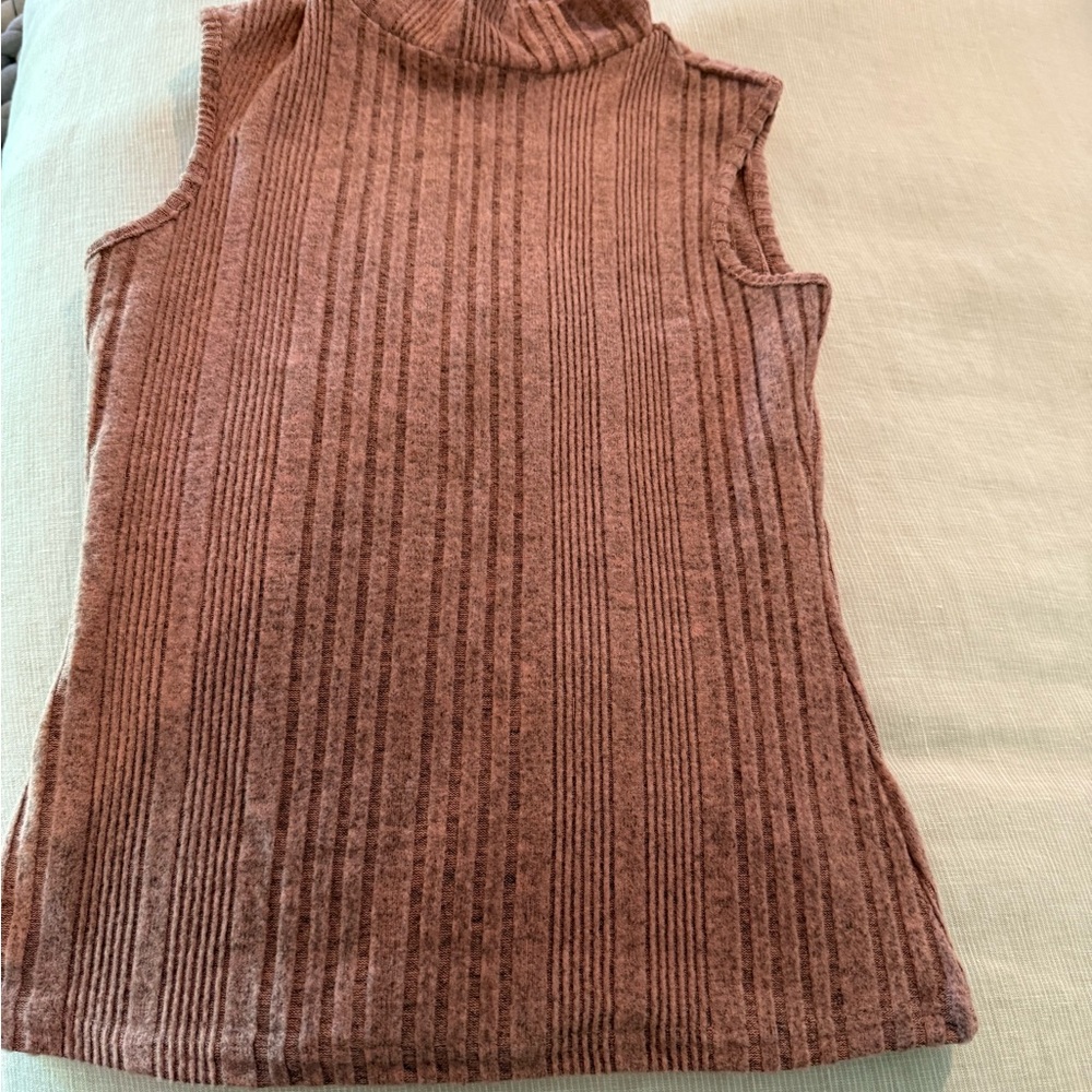 Sleeveless Ribbed Knit Top in Brown